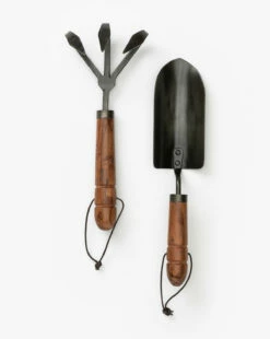 Gardening Shovel -Bloomingville Shop GardeningShovel MDCR2598 BLK OS D1