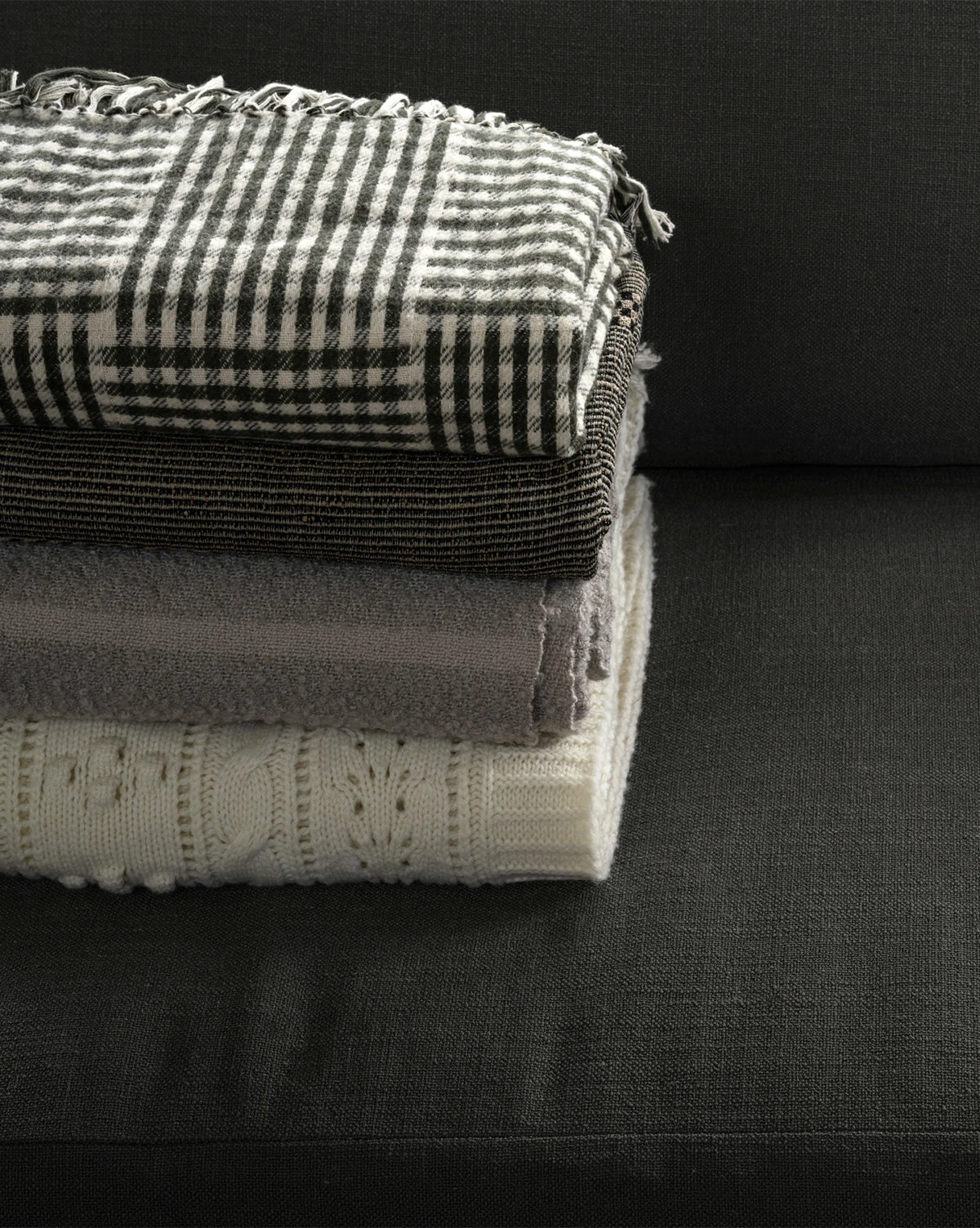 Anwar Woven Throw 6 Anwar Woven Throw - Image 4