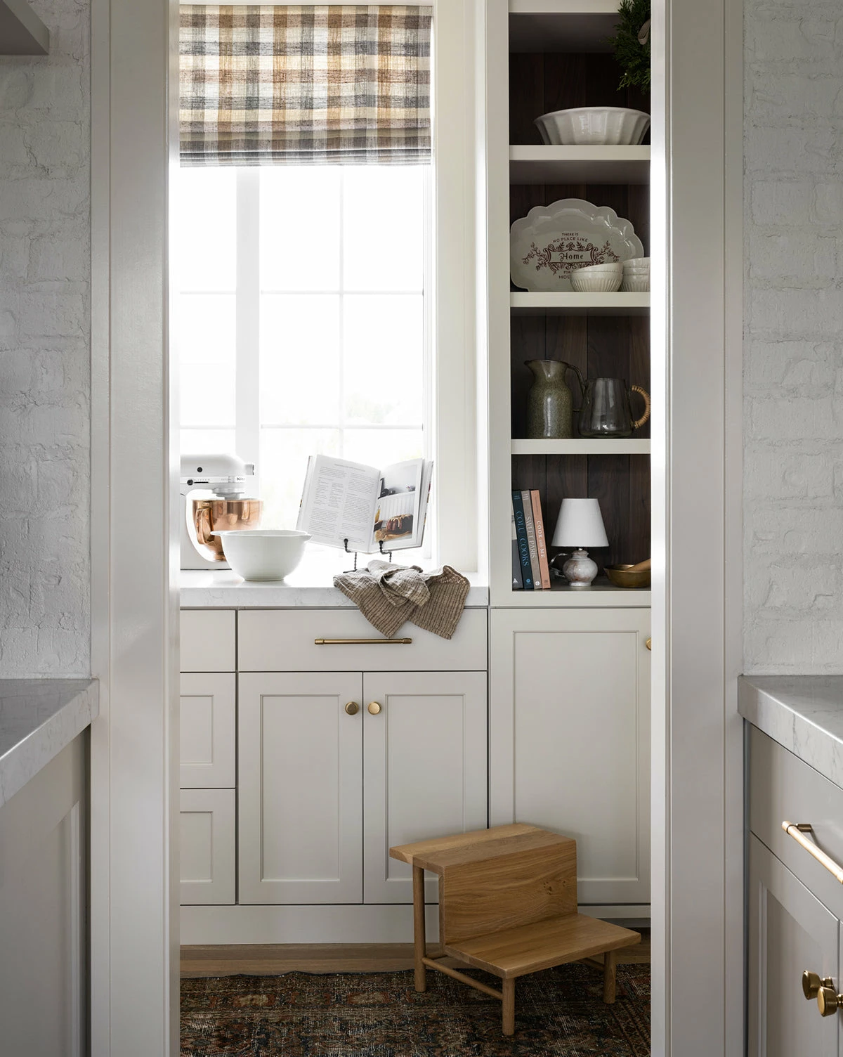 Evergreen Evelin Step Stool 5 Evergreen Evelin Step Stool - Image 3