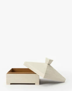 Ivory Lidded Box 8 Ivory Lidded Box -Bloomingville Shop IvoryLiddedBox MDCR2774 IVR OS D1 T