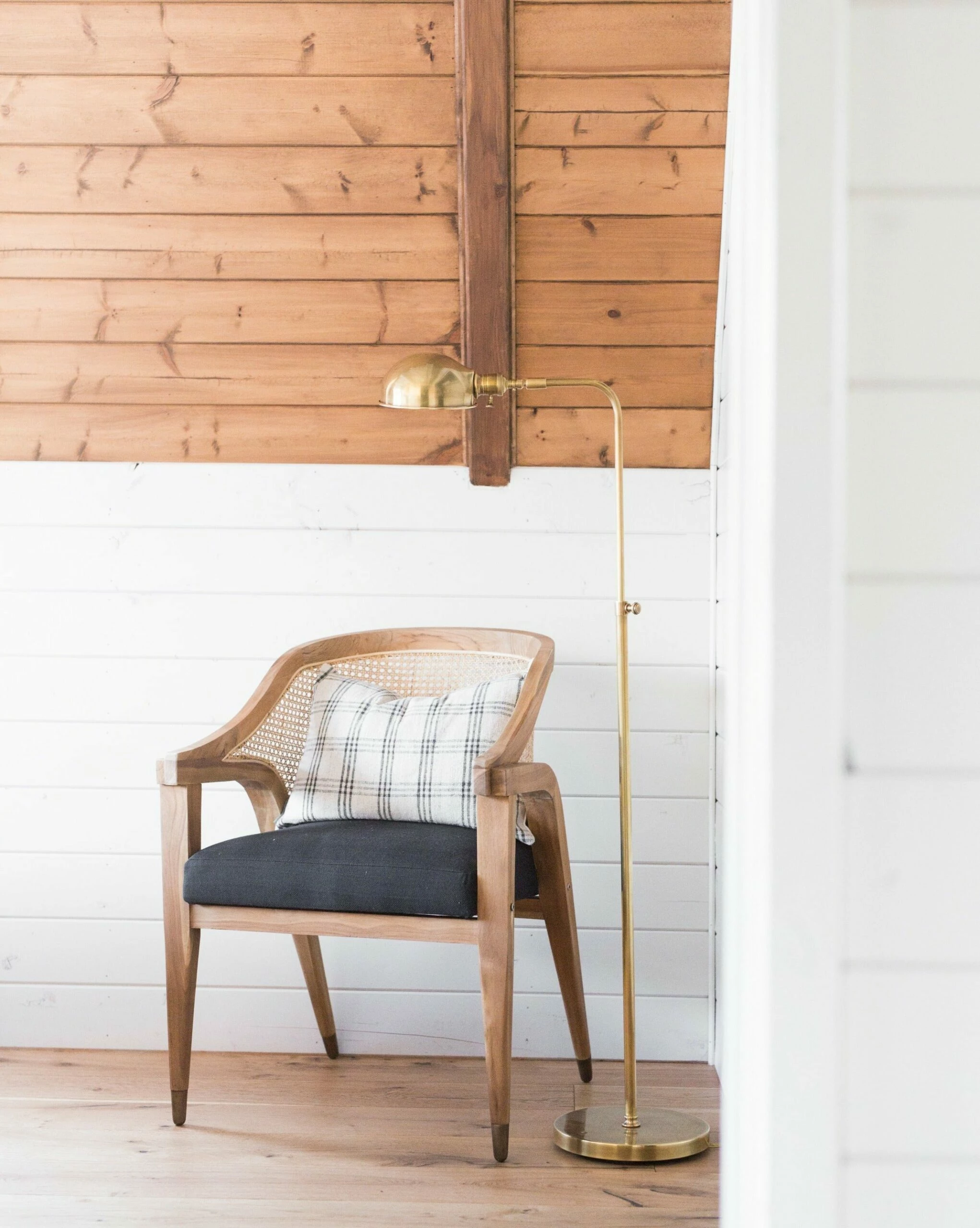 Old Pharmacy Floor Lamp 5 Old Pharmacy Floor Lamp - Image 3