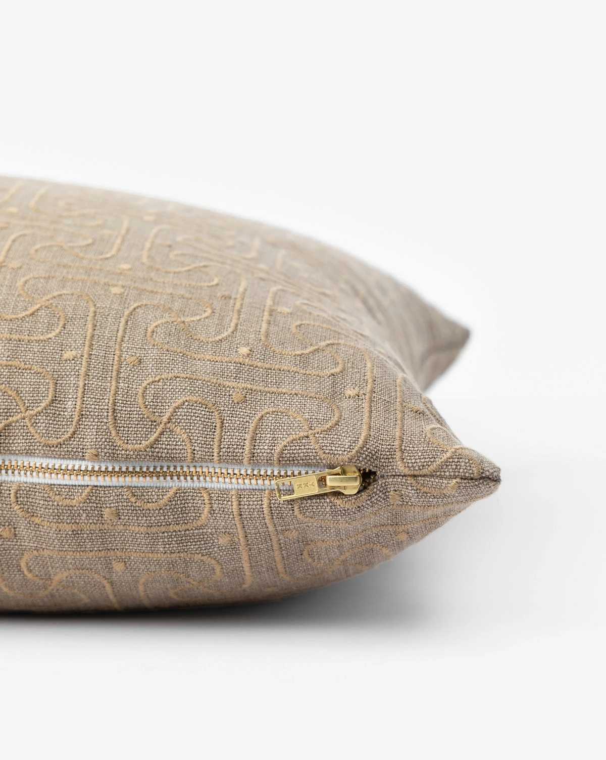 Saren Pillow Cover 6 Saren Pillow Cover - Image 4