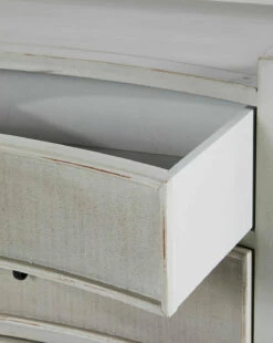 Shai Chest -Bloomingville Shop ShaiChest MFRN2204 IVR OS D6