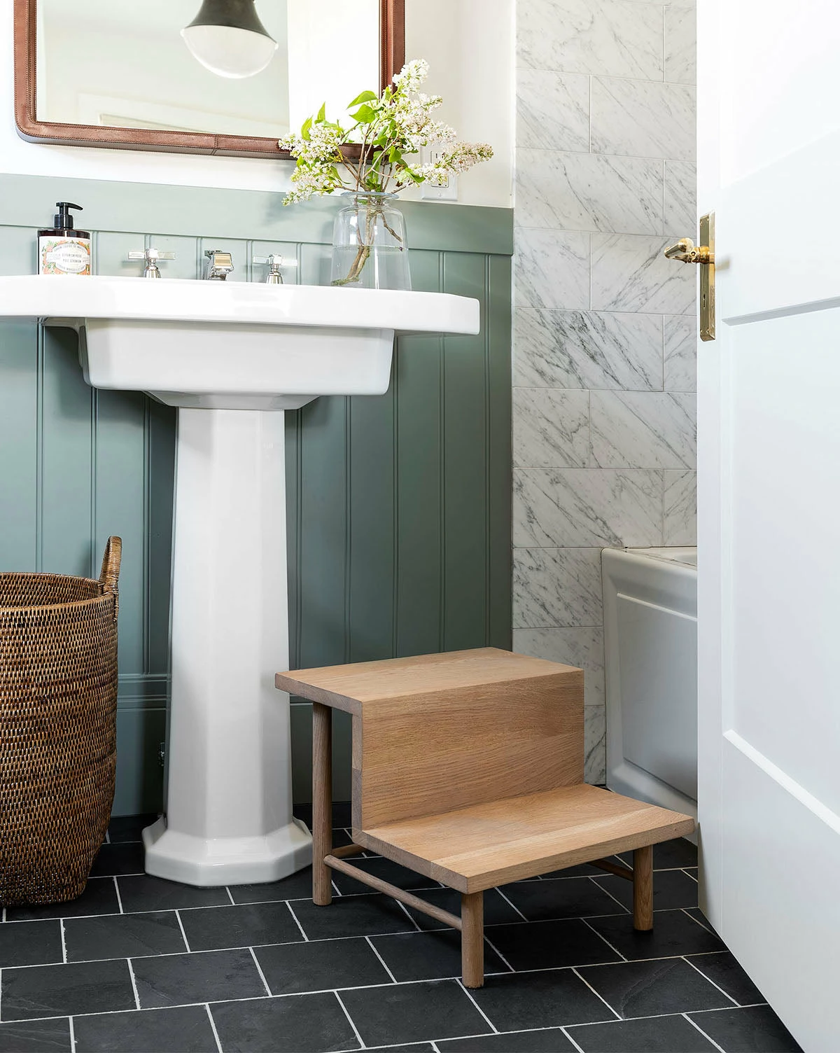 Evergreen Evelin Step Stool 4 Evergreen Evelin Step Stool - Image 2