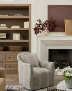 Faux Maple Leaf Stem -Bloomingville Shop fall styled 132 d9342298 26a5 46e8 ac97 c36e9a8dcf31